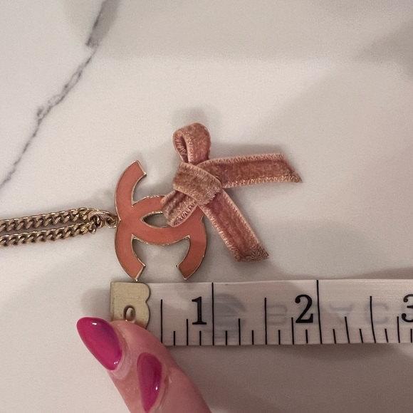 🆕 Chanel CC Bow chain necklace , in box - Picture 10 of 15
